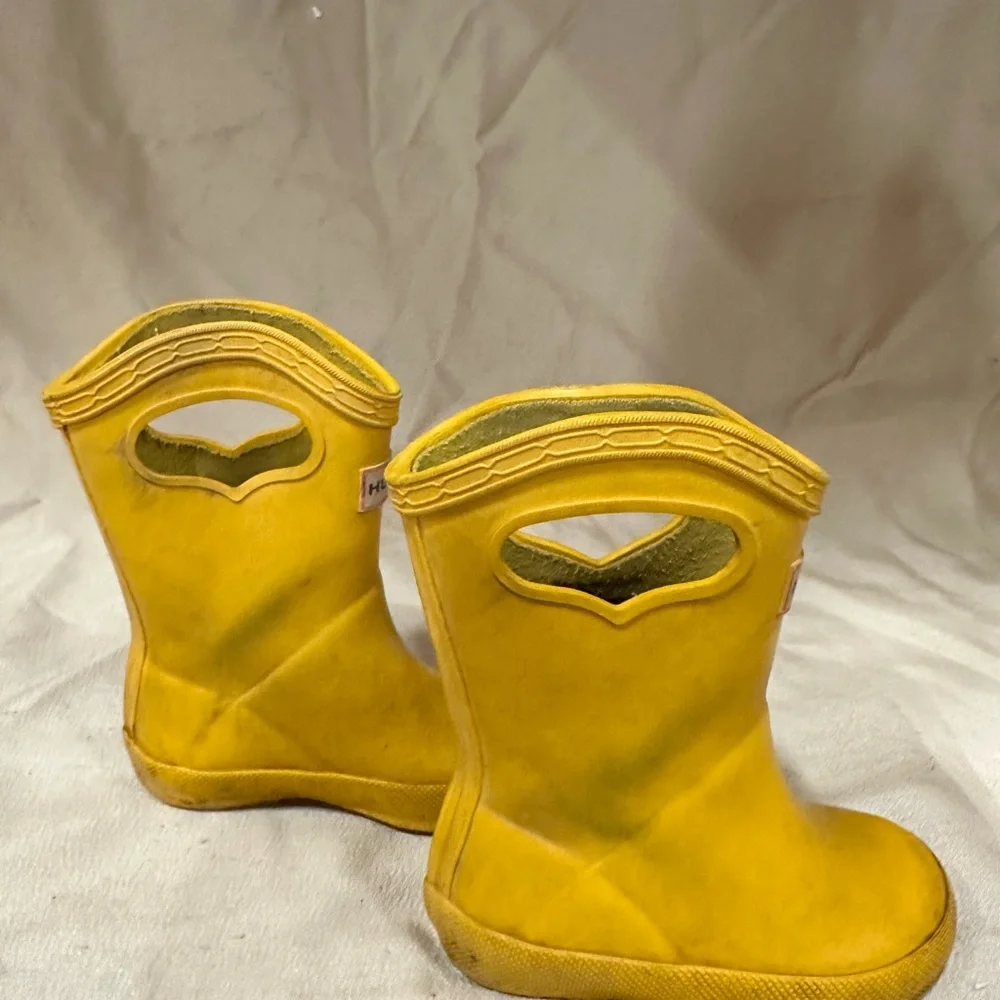 Hunter Yellow Rain & Snow Boots Waterproof Pull-On